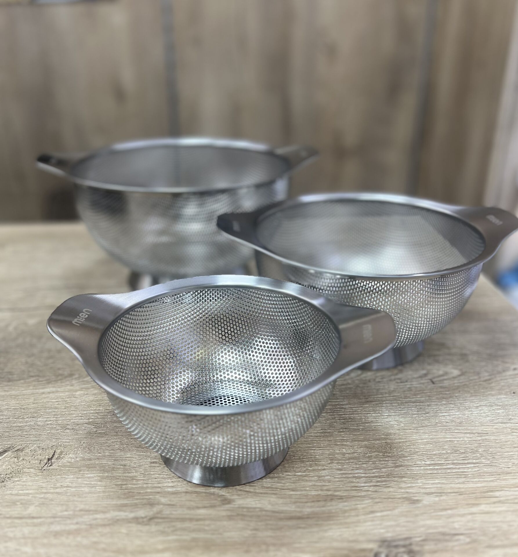 3LÜ AYAKLI KULPLU PASLANMAZ ÇELİK SÜZGEÇ (18-22-26CM)