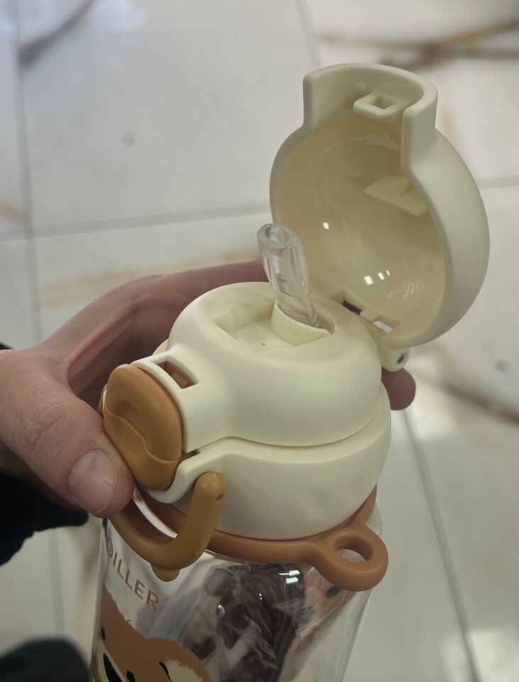 650 ML ÇİFT İÇİMLİ İP ASKILI TRITAN MATARA (D2582)